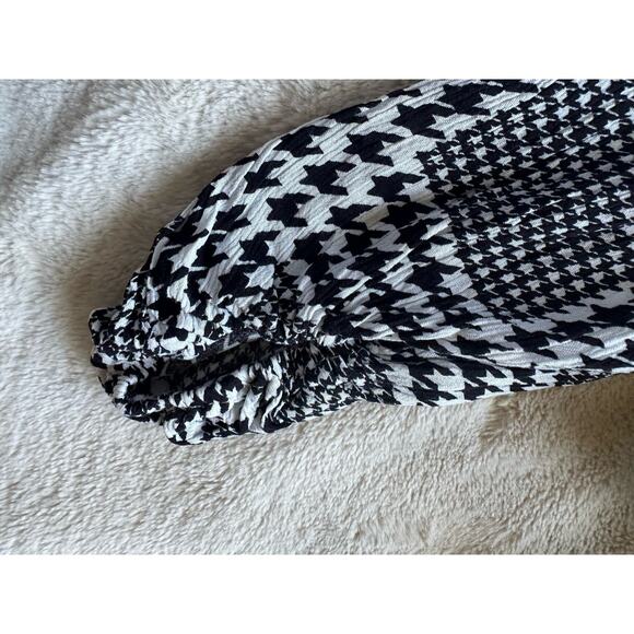 Olivia Grey Houndstooth Plaid Blouse Size L - Picture 5 of 7